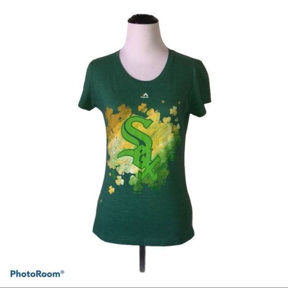 5/$30 đ Majesticâ womenâs small Irish Chicago white Sox baseball tee
